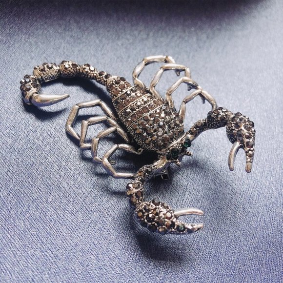 Silver Rhinestone Scorpion Pin Broach - Picture 1 of 4